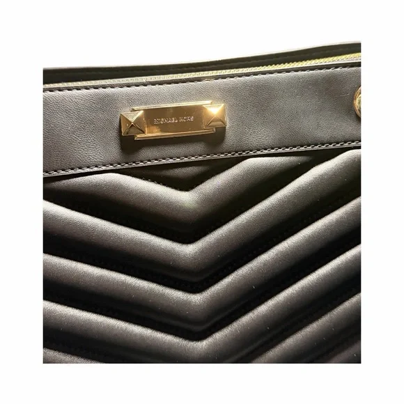 Michael Kors Whitney Quilted Tote & Wallet Set – Luxury Designer Bag - Picture 13 of 14